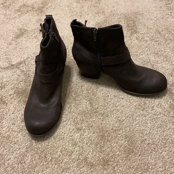 Crown Vintage Booties - Picture 3 of 11